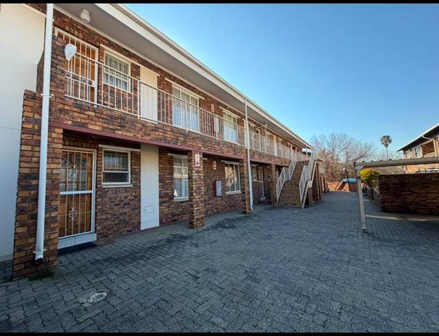 2 BEDROOM TOWNHOUSE FOR SALE IN NEW REDRUTH